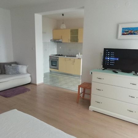 Feel Good Apartment Banjol Eksteriør billede