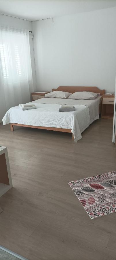 Feel Good Apartment Banjol Eksteriør billede